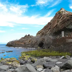 Ventana Al Roque Con Vistas Al Mar , Santa-Cruz de Ténérife Espagne